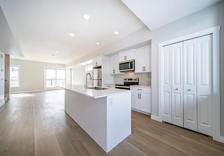 3870 Market St SE — Photo 1