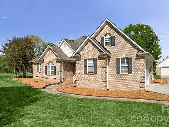 3rd image of 2825 Haigler Baucom Rd