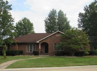 1401 Elmwood Dr, Alton, IL 62002