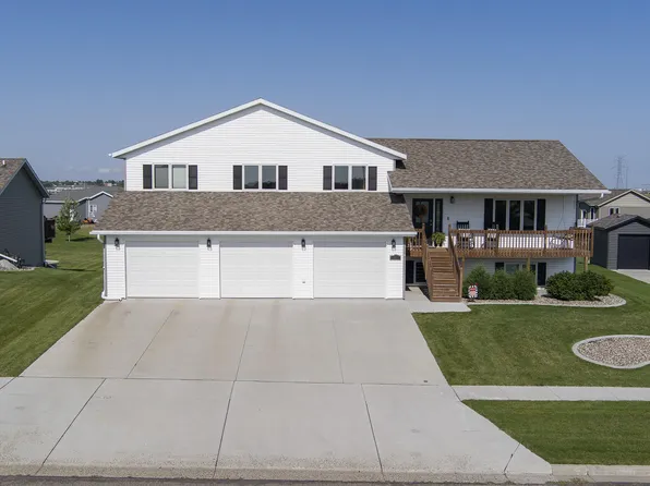 3920 Nebraska Dr, Bismarck, ND 58503