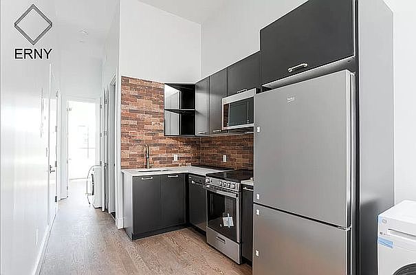 1st image of 99 Varet St #4