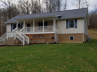18 Dryspring Ln, Farmington, WV 26571