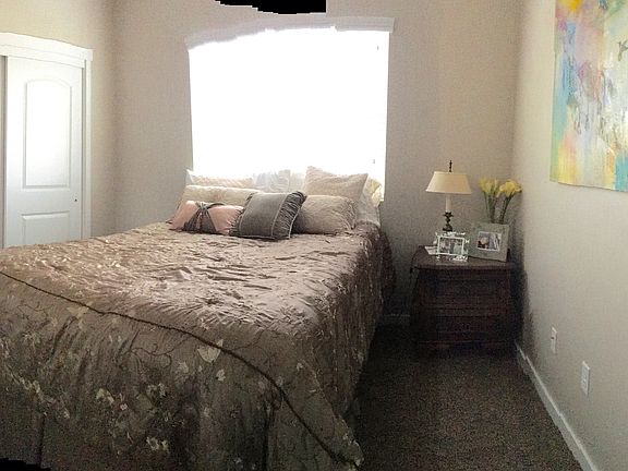 3rd image of 127 E Jordan Ridge Blvd #000