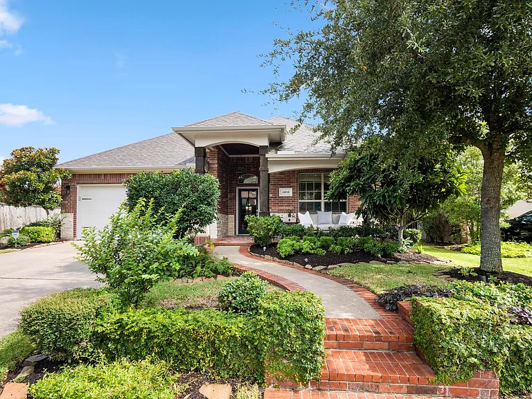 18918 Cove Mill Ln — Photo 24