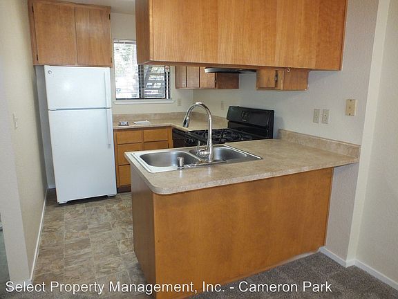 4th image of 2720 La Crescenta Dr APT 2
