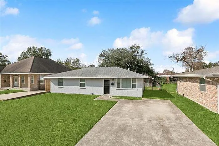 2524 Mississippi Ave — Photo 2