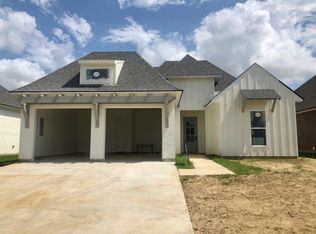 303 Misty Wind Dr, Broussard, LA 70518