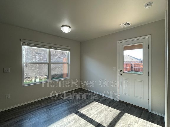 3rd image of 5323 Nicole Dr