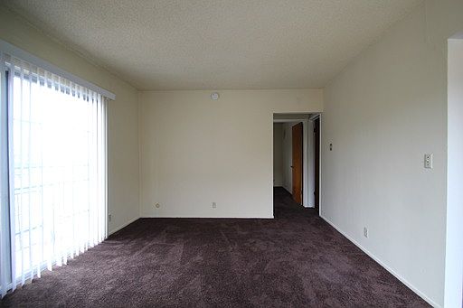 2nd image of 1629 W 84th St APT 01