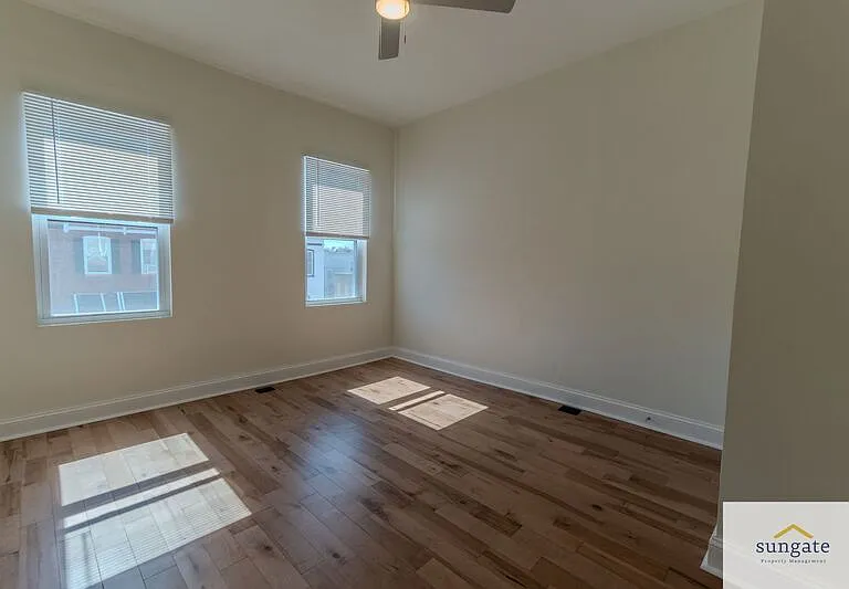 2726 E Monument St — Photo 9