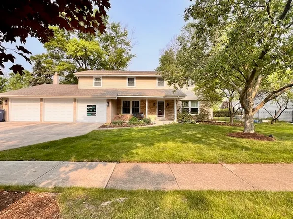 1716 Longvalley Dr, Northbrook, IL 60062