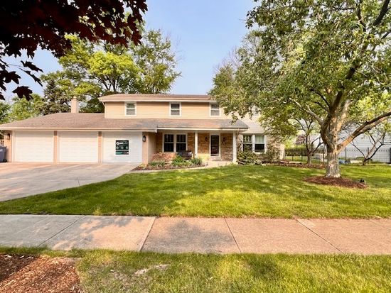 1716 Longvalley Dr, Northbrook, IL 60062