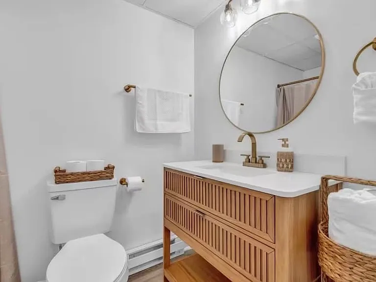 174 E Grand Ave #2 — Photo 1