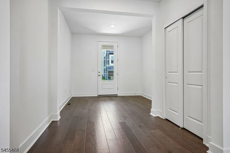 3 bed, 3.5 bath, $6,500 — Photo 3
