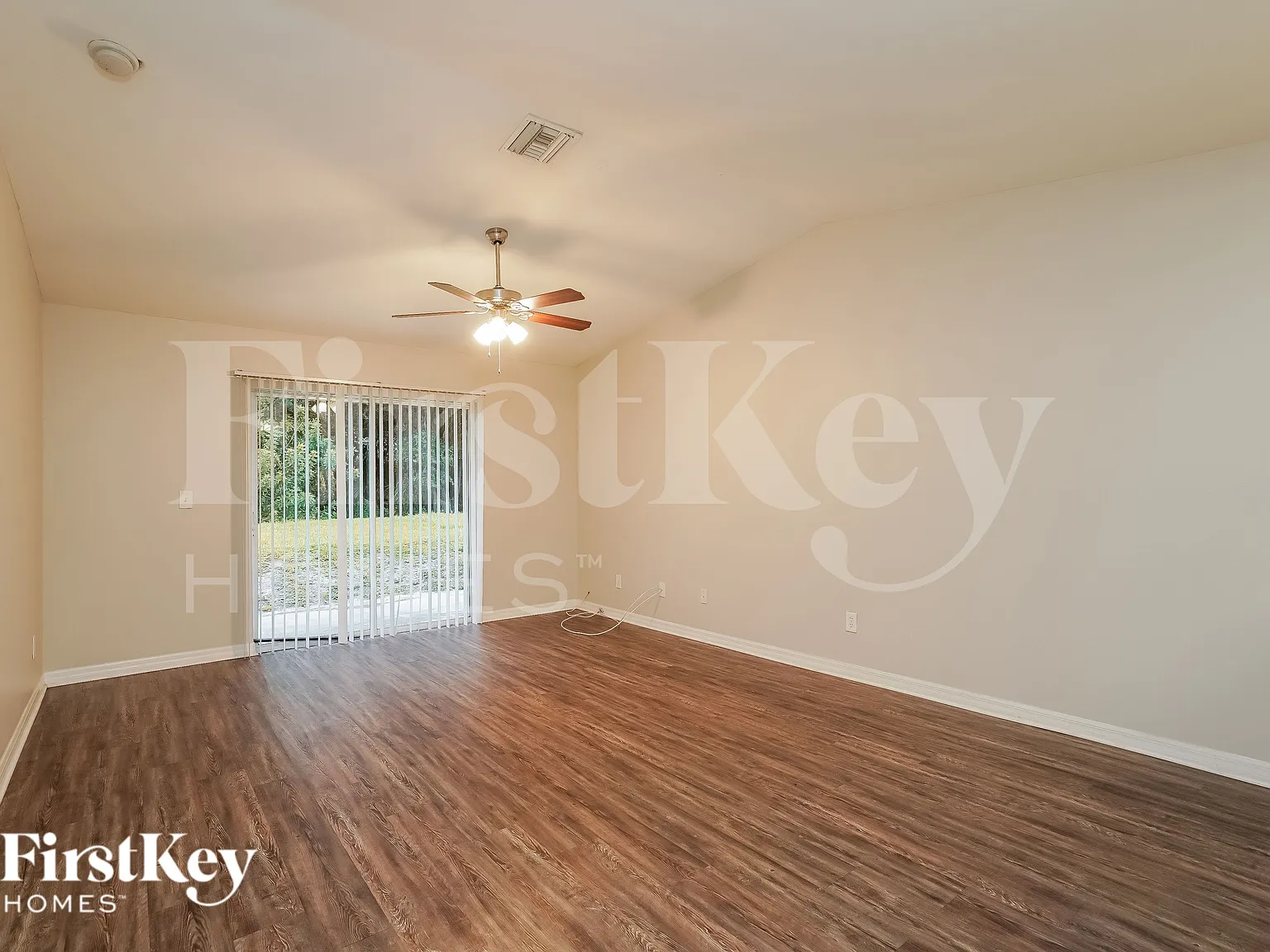 2 bed, 2.0 bath, 1211 sqft, $1,425 — Photo 2