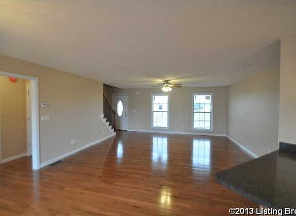 5th image of 16 Willow Lake Dr