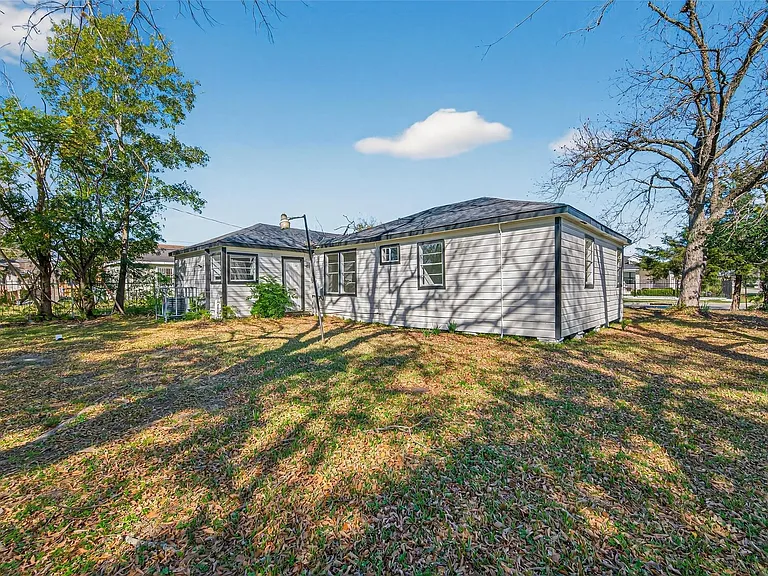 4626 Dewberry St — Photo 43