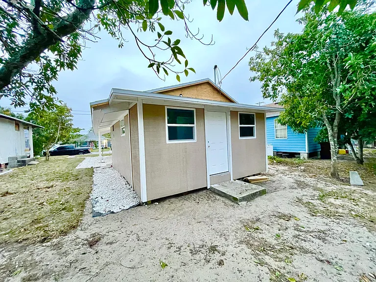 104 W Stuart Ave — Photo 6
