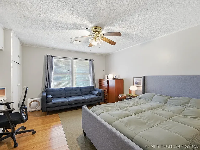 Large bedroom