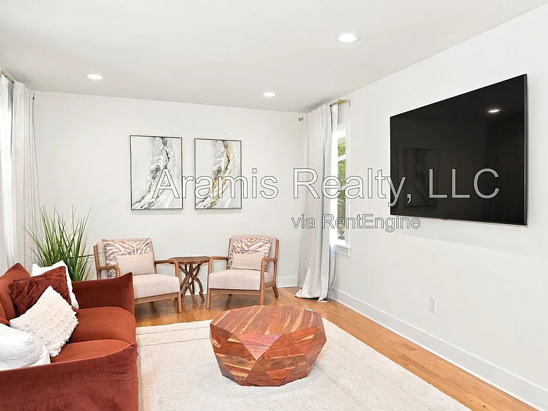 2376 Spring Creek Rd — Photo 3