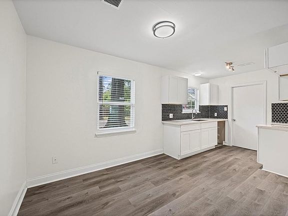 5th image of 6410 Hartwick Rd