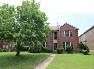1112 Barrington Dr, Desoto, TX 75115