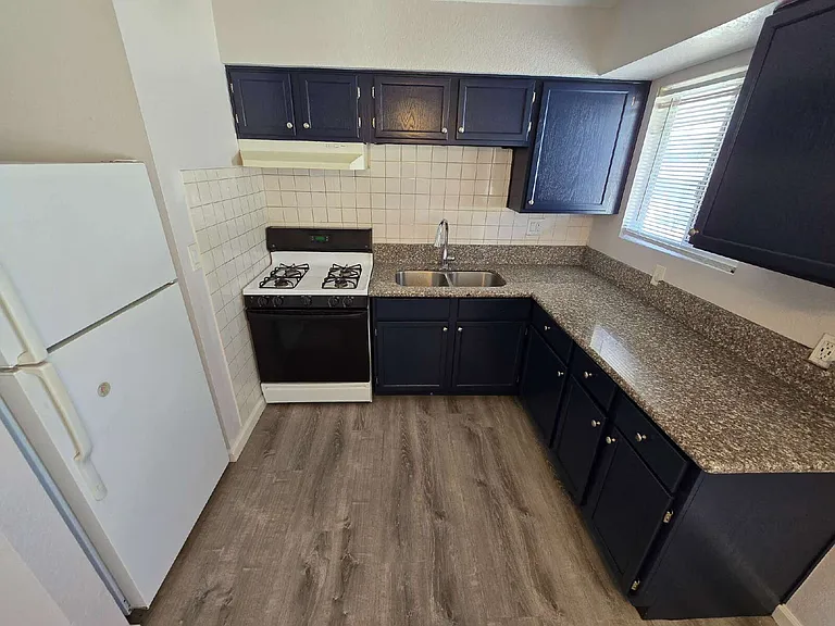 4360 Twin View Cir #3 — Photo 17