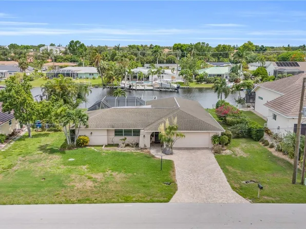 1041 N Waterway Dr, Fort Myers, FL 33919