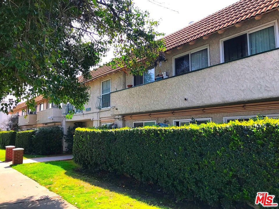 1st image of 13850 Victory Blvd