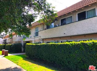 13850 Victory Blvd, Van Nuys, CA 91401
