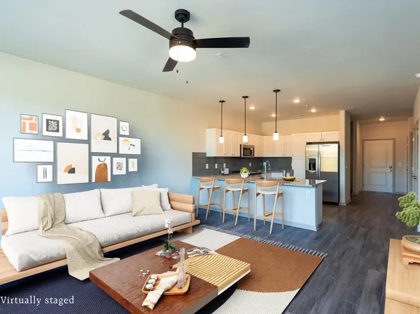 2205 Gathering Square Ct, Fuquay Varina, NC 27526