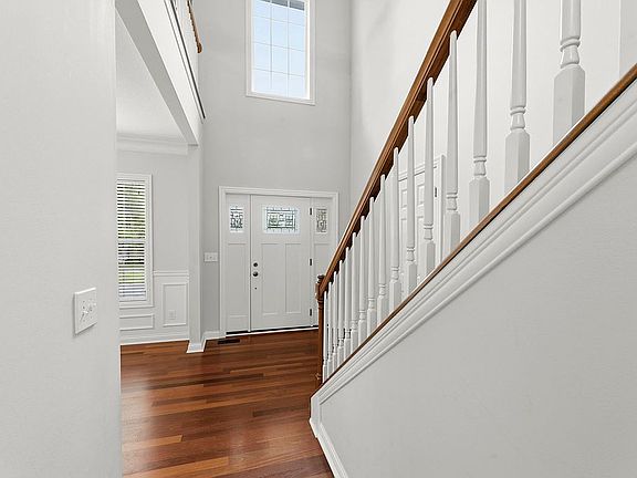 4th image of 6951 Rochelle Ln #37