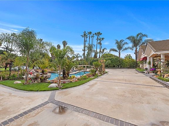 4th image of 9262 Royal Palm Blvd