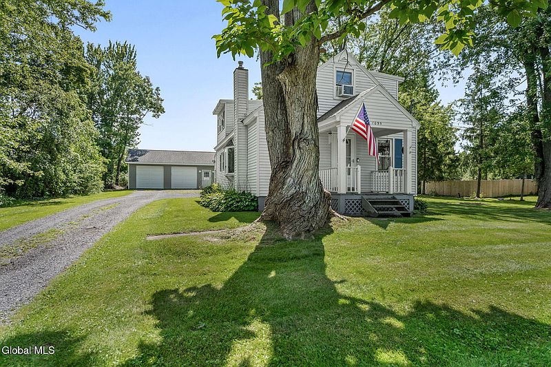3rd image of 1095 Township Road