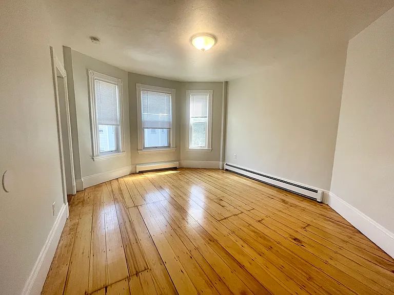 22 Howell St #3V — Photo 6