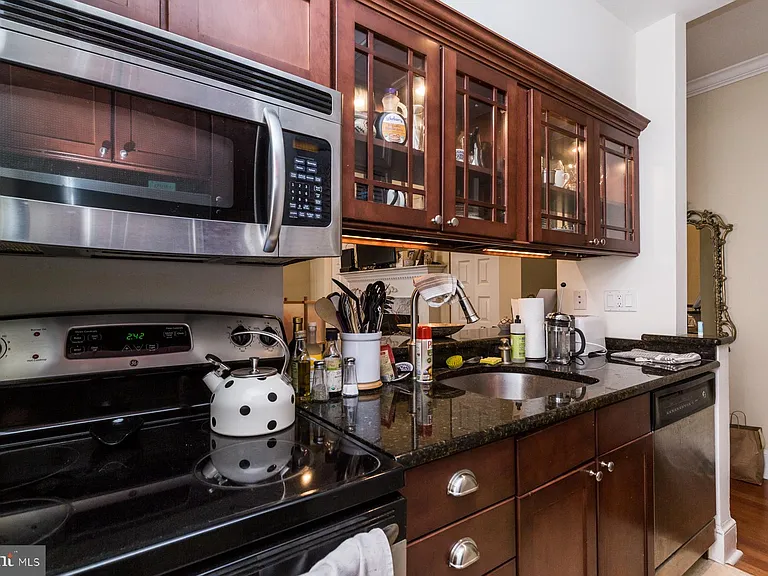 1712 Wallace St #202 — Photo 7