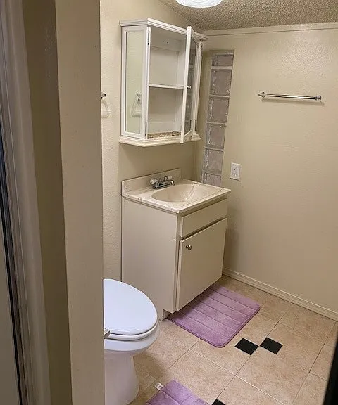 1943 Vista Del Mar Ave #7 — Photo 10