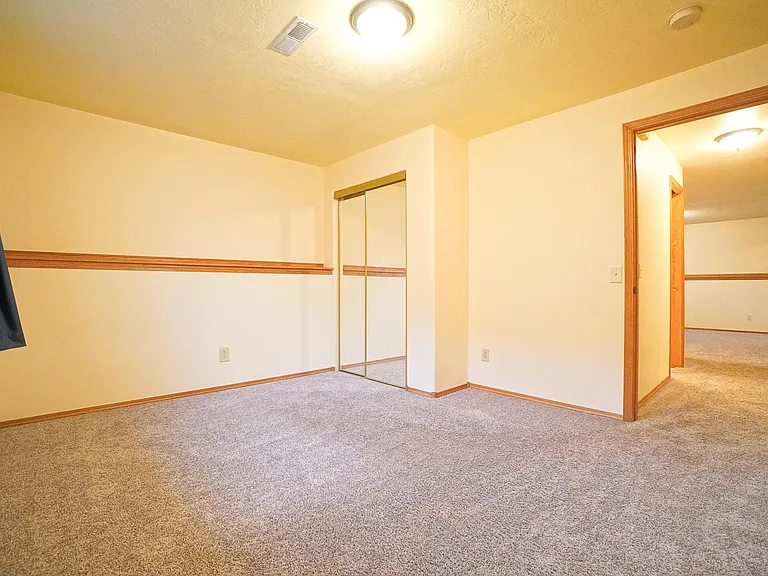 5201 S Baneberry Ave — Photo 21