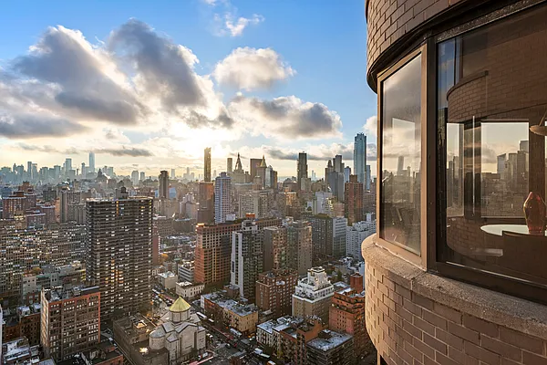 Rented by R New York | media 19