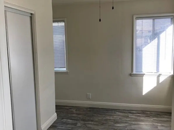 Apt 118th Place, 4926 W 118th Pl APT 2, Hawthorne, CA 90250