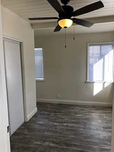 Apt 118th Place Photo 1