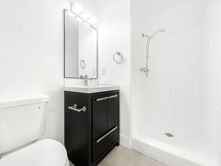 10863 Walnut St — Photo 13