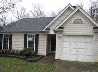 2743 Chalgrove Ln, Charlotte, NC 28216
