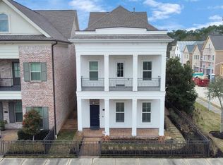 206 Green Blvd, Conroe, TX 77384