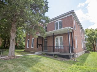 1122 E McCarty St, Jefferson City, MO 65101