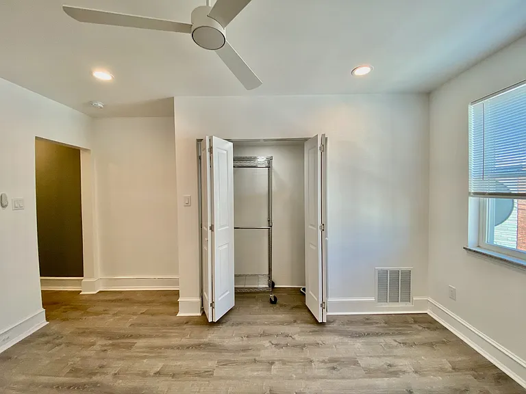 2532 S Broad St — Photo 20