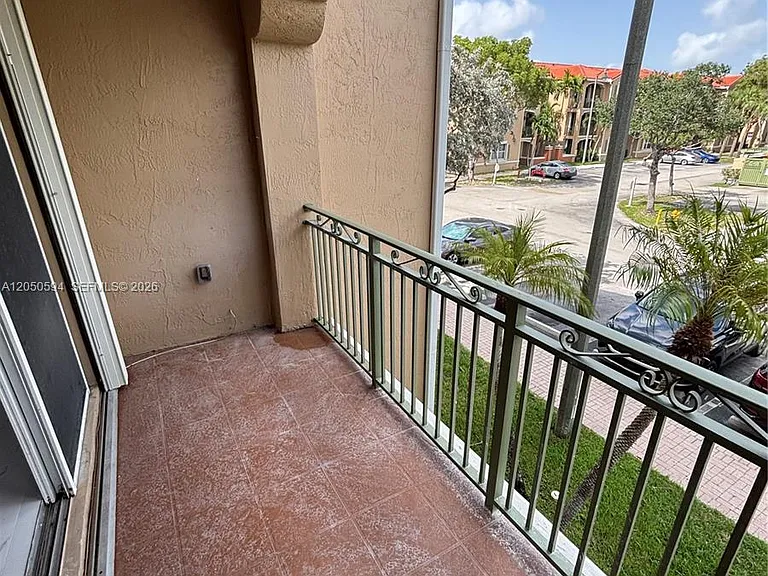 6440 NW 114th Ave #424 — Photo 4