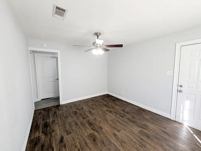 5150 Parkview Dr — Photo 4