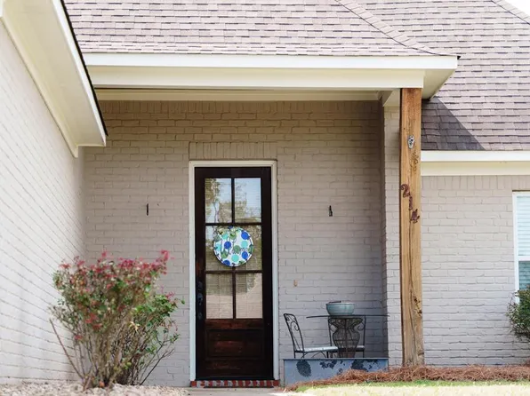 214 Forest Glen Dr, Oxford, MS 38655