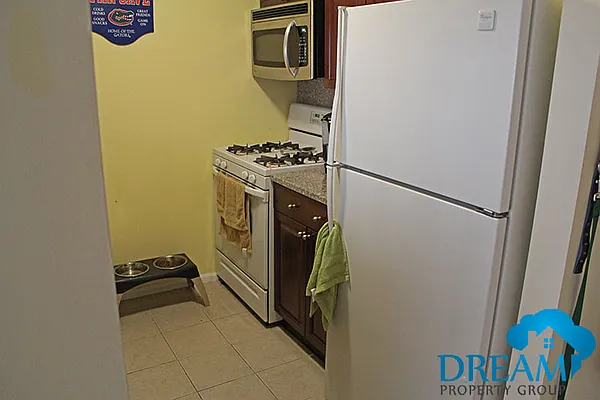 Rented by Dream Property Group LLC | media 6
